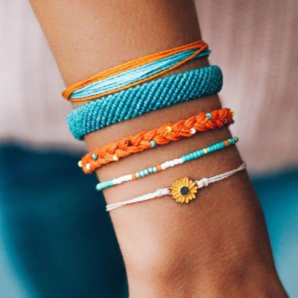 VSCO GIRL 30 Piece STARTER KIT With Gift Bag - Picture 3 of 8